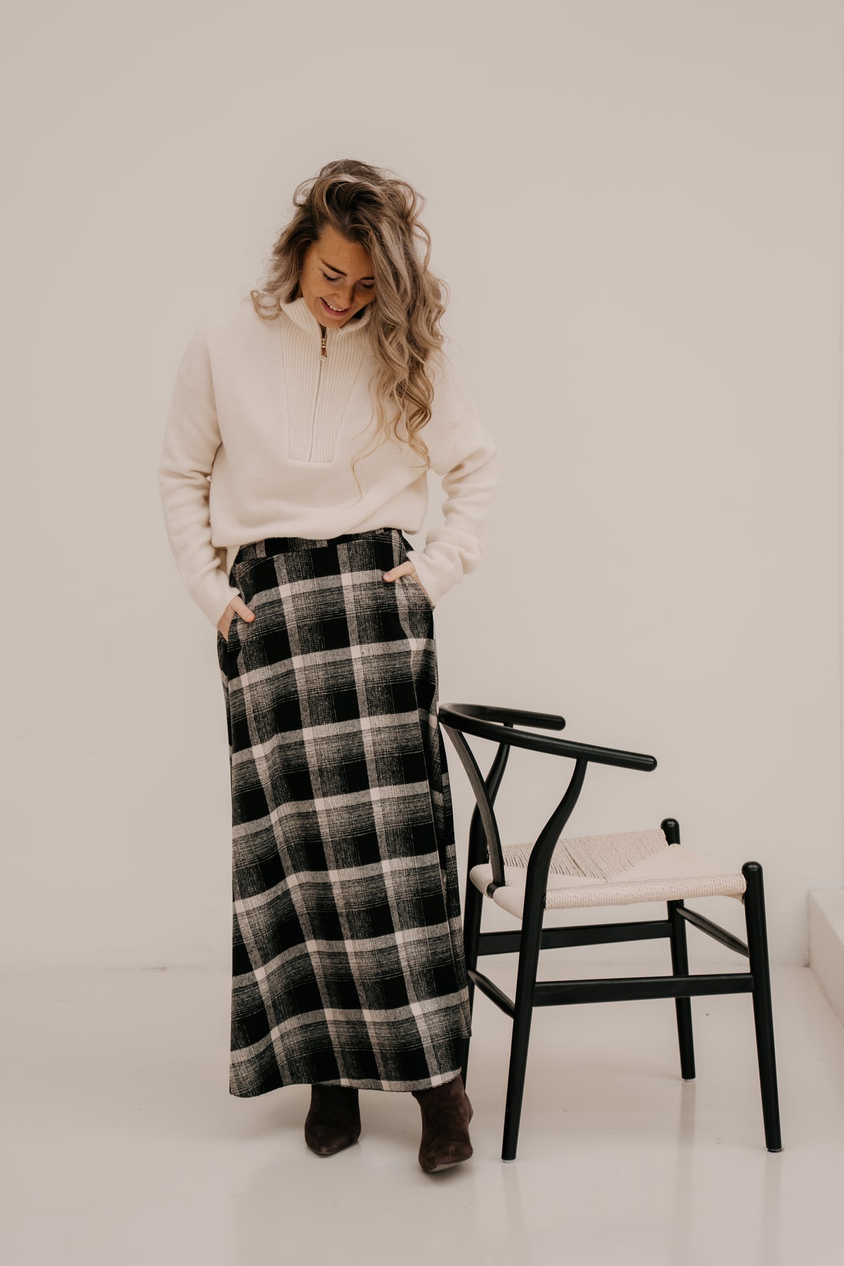 Aaltje long check skirt black