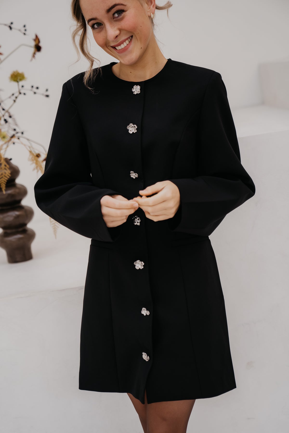Yaslaulin Sculpted blazer dress black