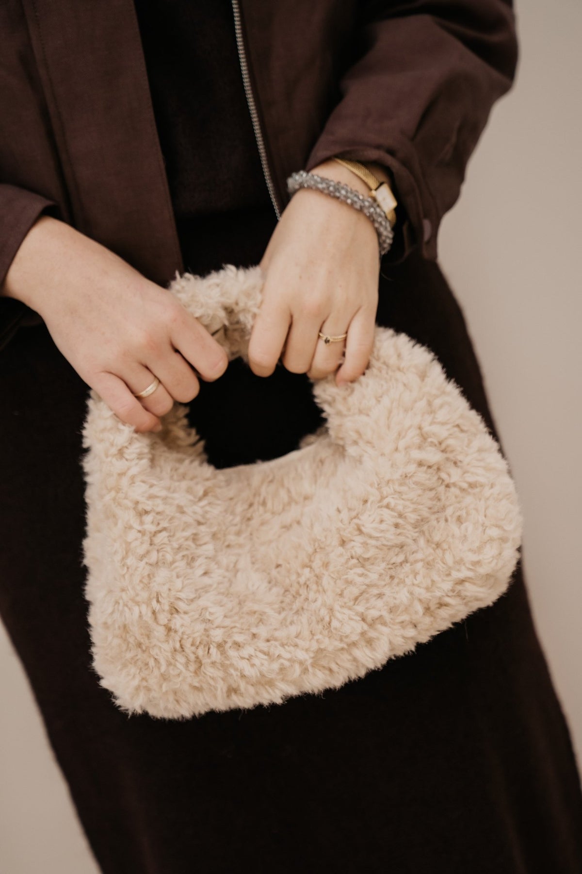 BOW19 Fabienne faux fur bag creme - Bij Keesje - BOW19 - Tas