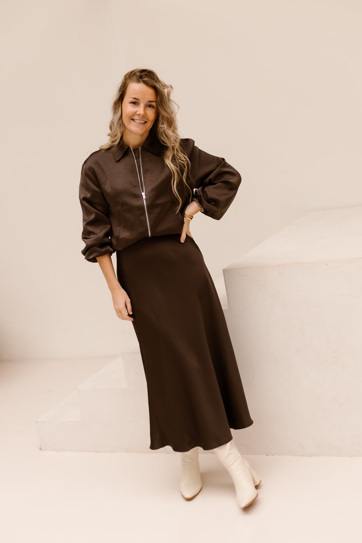Denielle Heavy sateen jacket Dark brown - Bij Keesje - Neo Noir - Jas