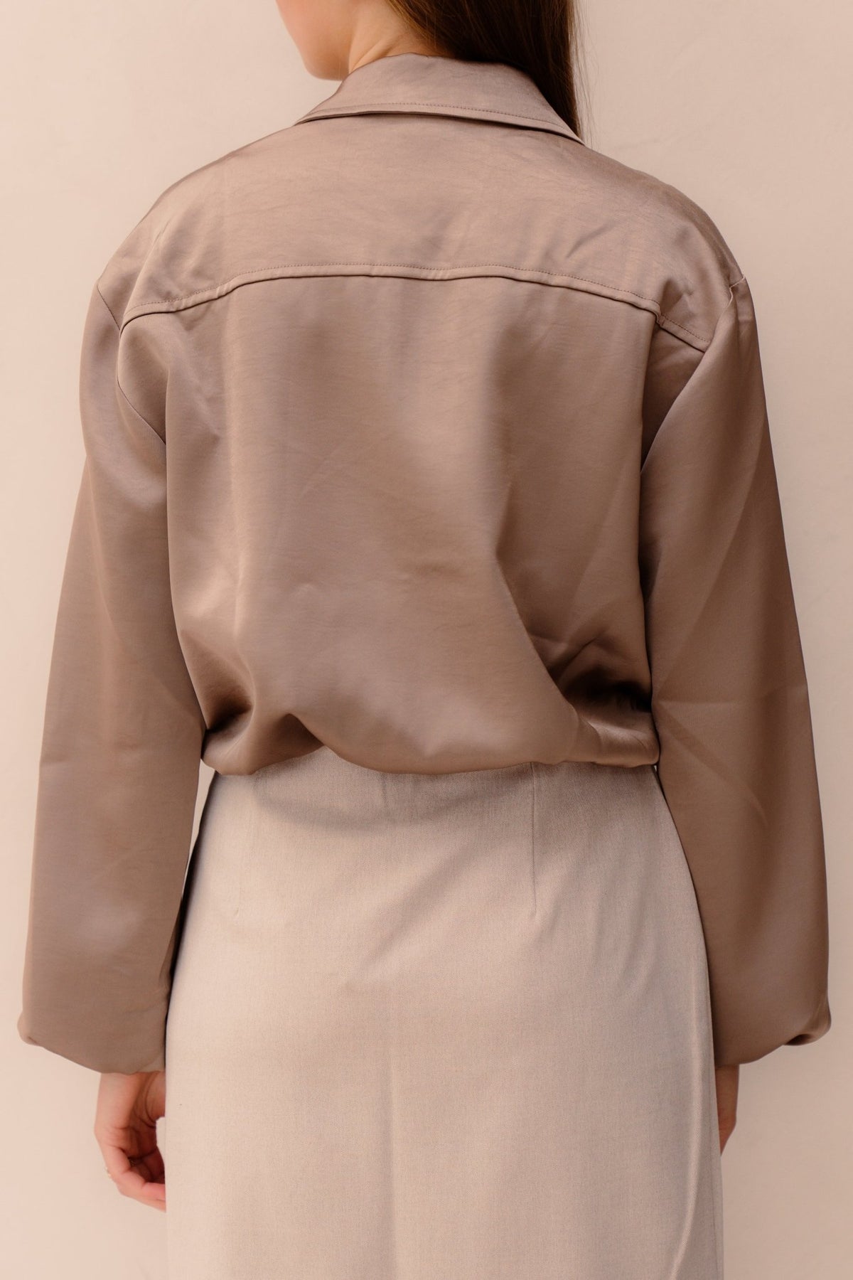 Denielle Heavy Sateen Jacket Dark Taupe - Bij Keesje - Neo Noir - Jas