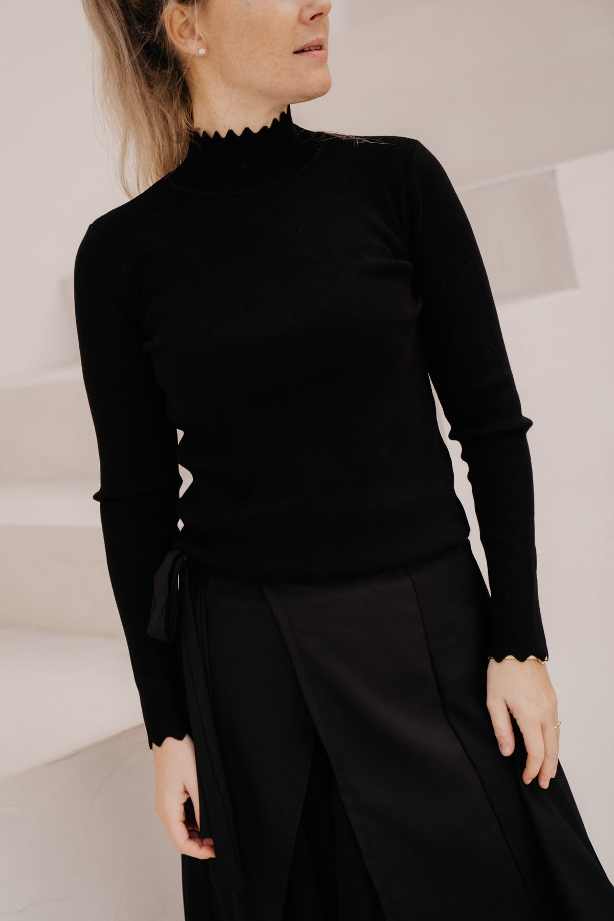 Emmelie mock neck top black - Bij Keesje - Bij Keesje - Top