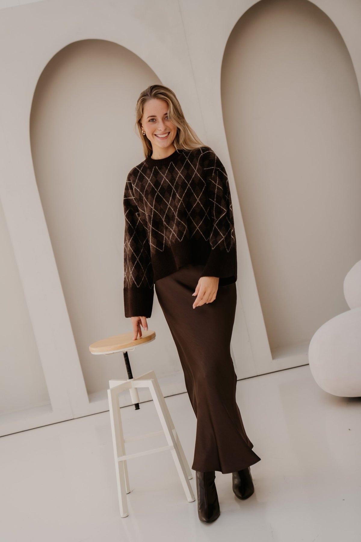 Kick Check Knit Blouse Dark Brown - Bij Keesje - Neo Noir - Trui