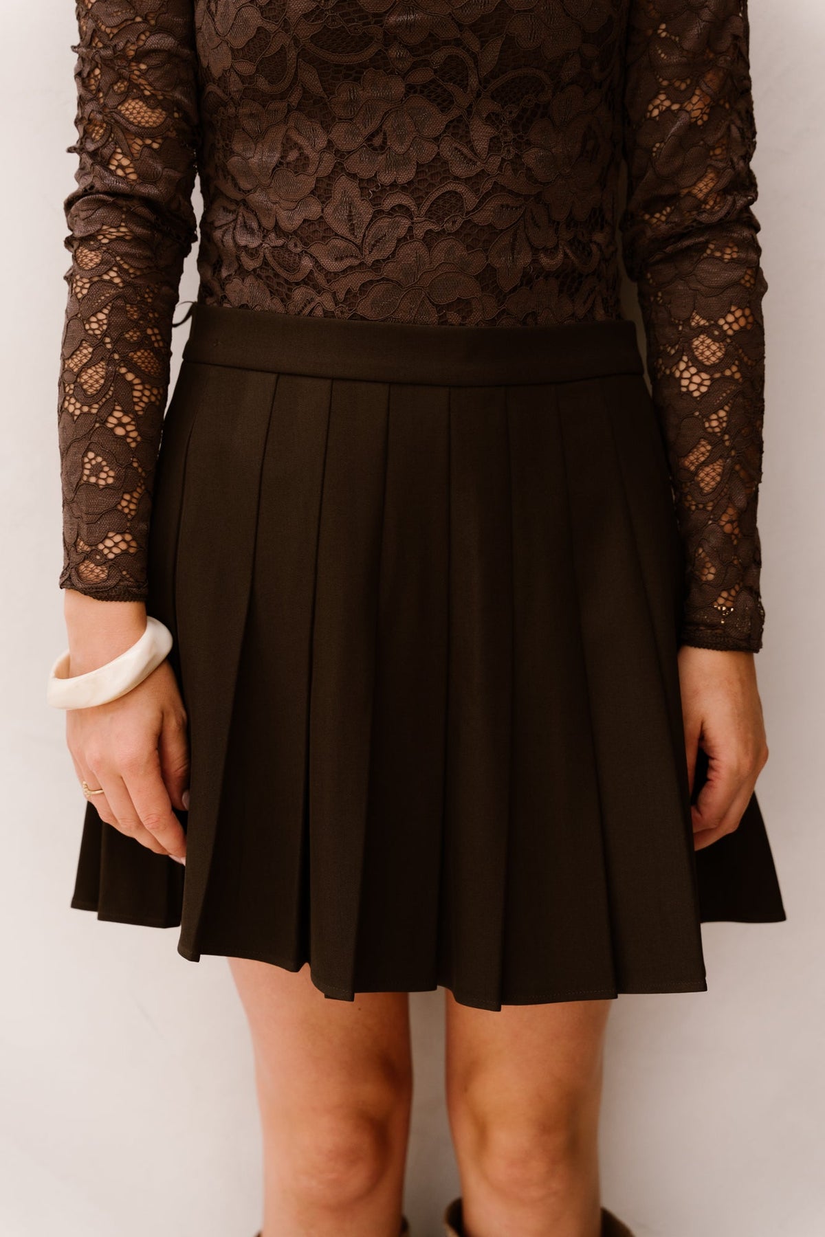 Laurina structure skirt dark brown - Bij Keesje - Neo Noir - Rok