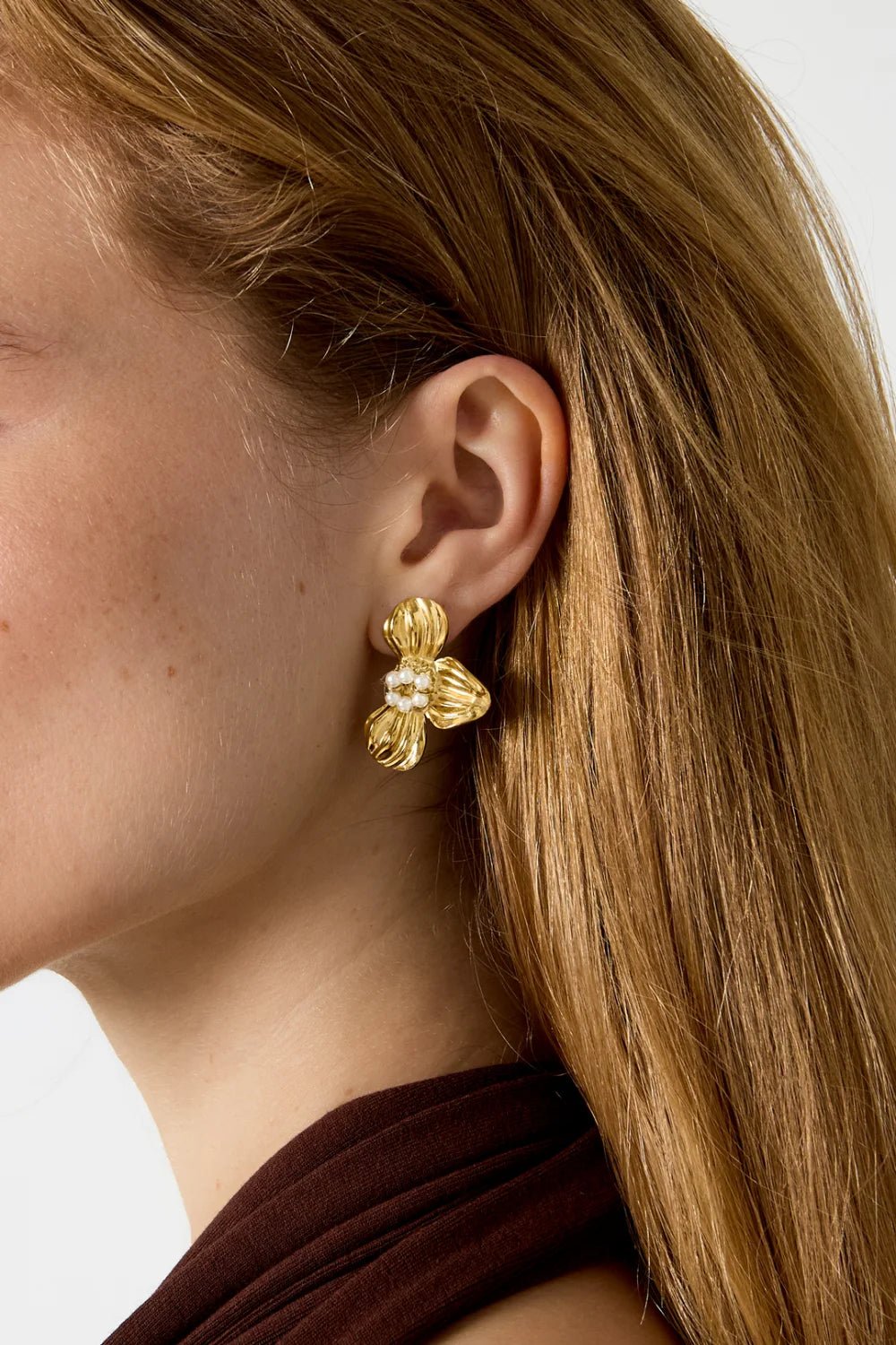 Oorbellen flower gold pearl - Bij Keesje - Bij Keesje - Oorbellen