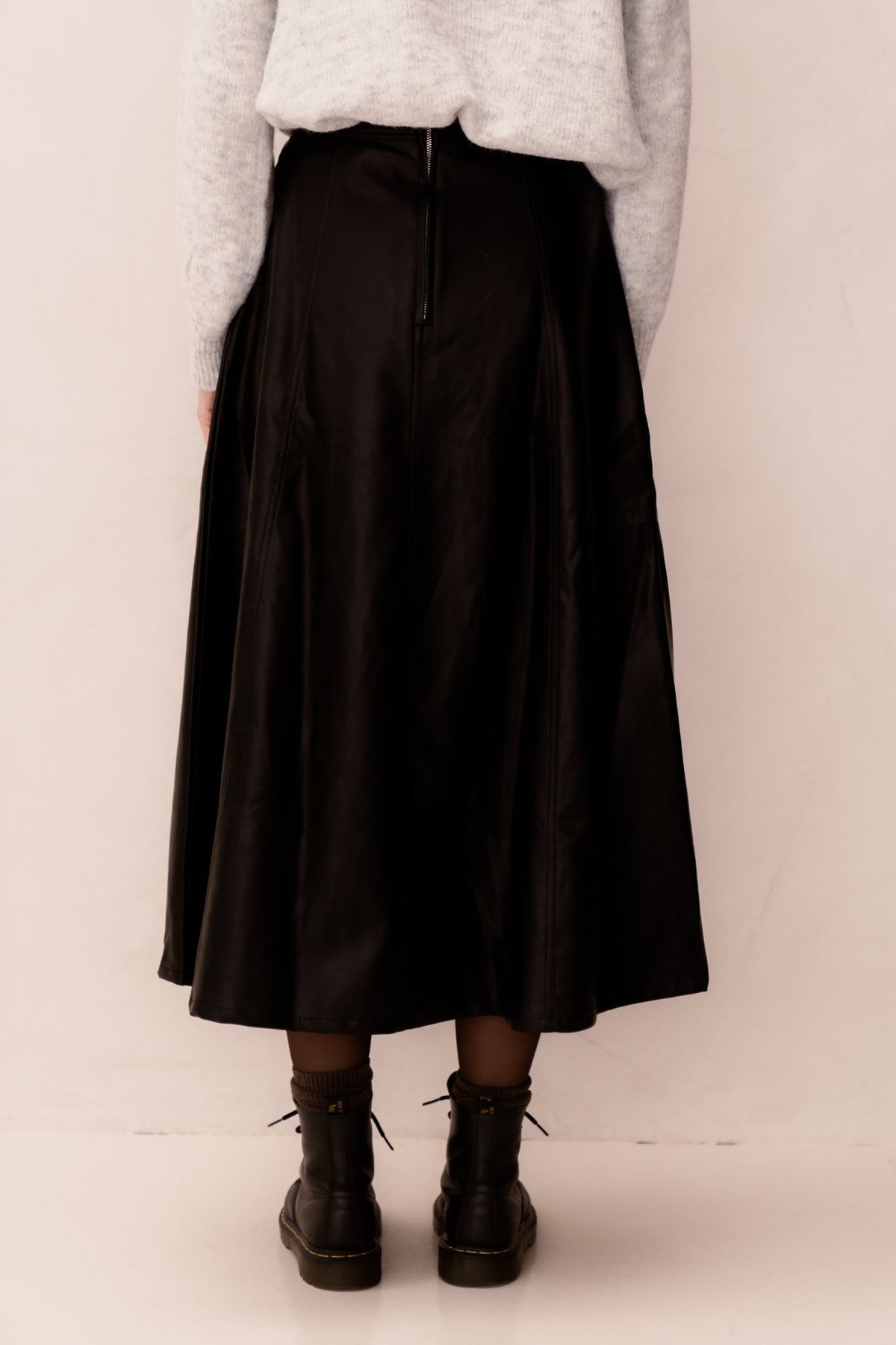 Raya Faux Leather Skirt - Bij Keesje - Neo Noir