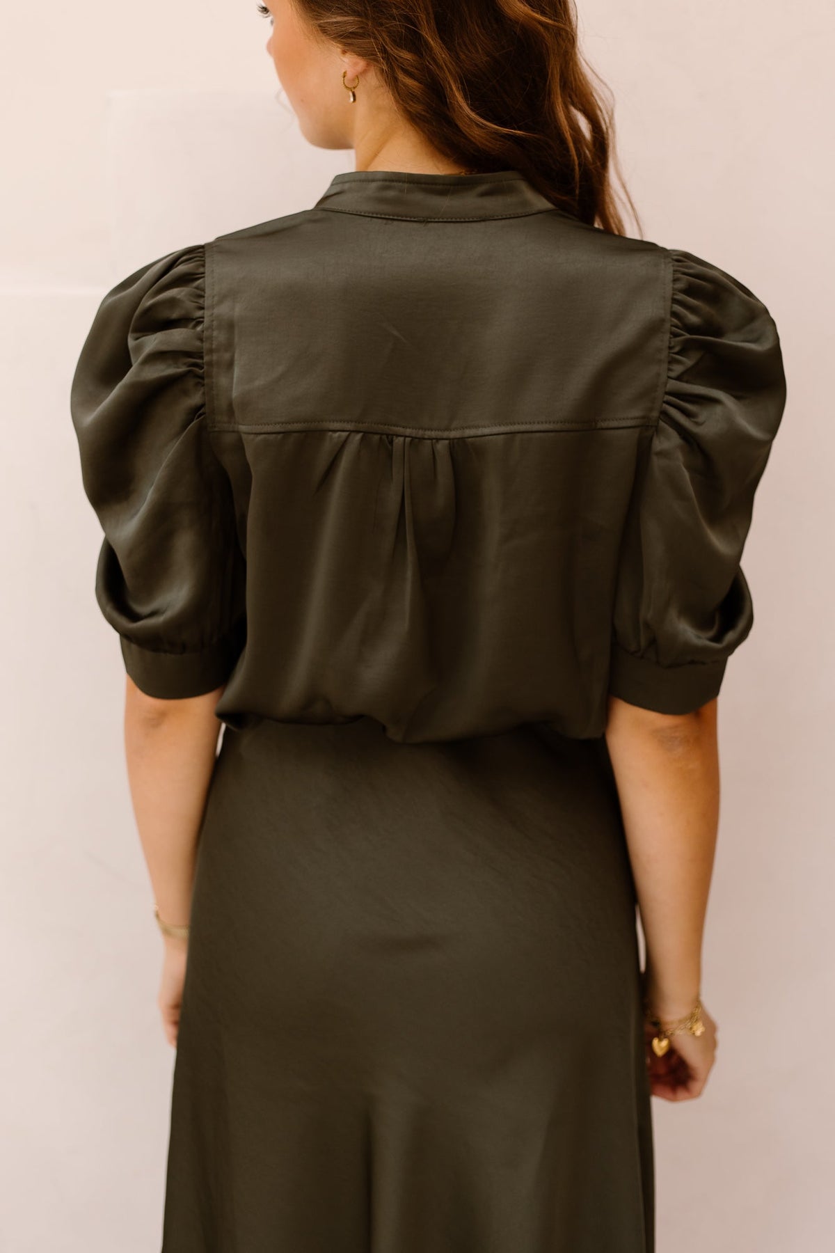 Roella Heavy Sateen Blouse Deep Green - Bij Keesje - Neo Noir - Blouse