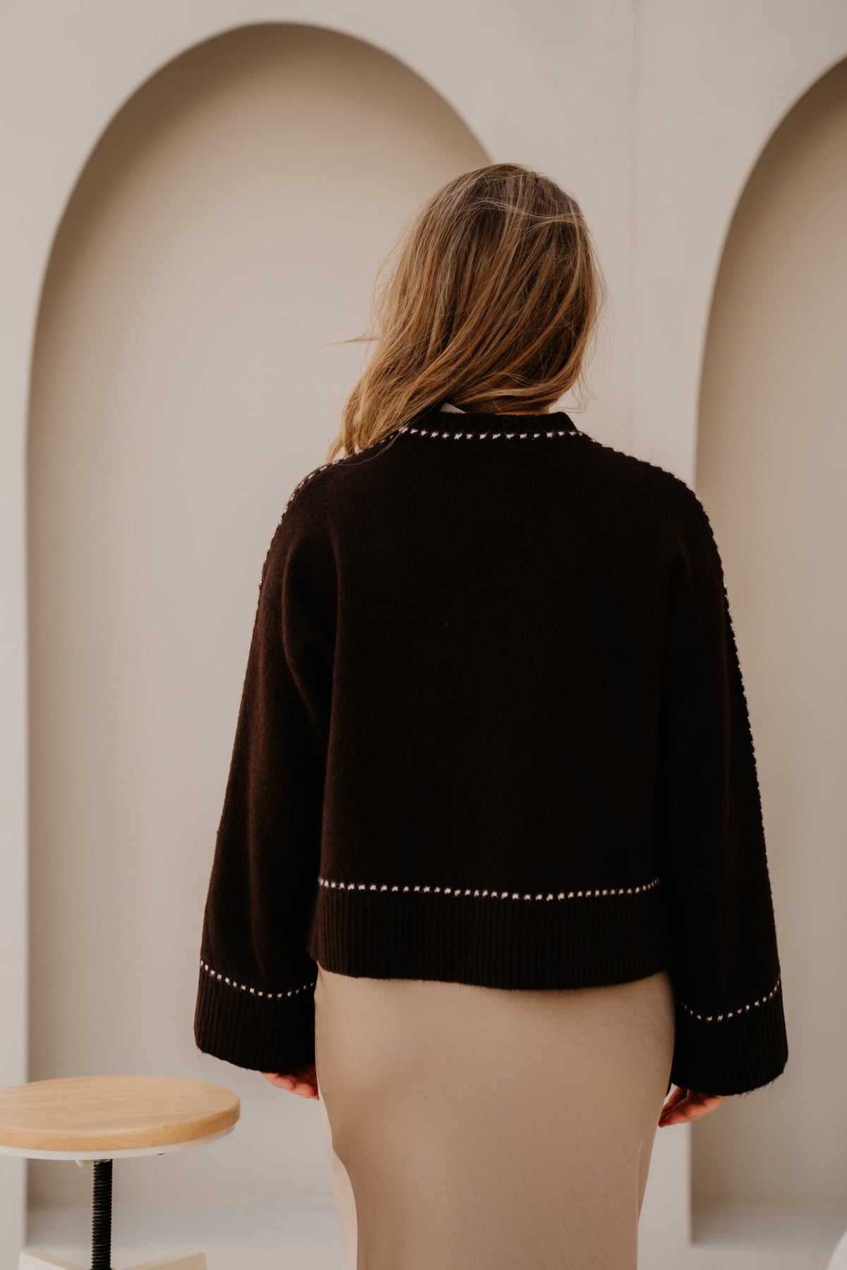 Roeme knit stitch blouse dark brown - Bij Keesje - Neo Noir - Trui