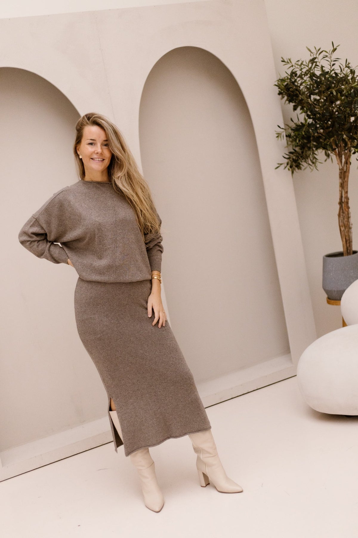 Sissi Sweater Taupe - Bij Keesje - Teatro - Trui