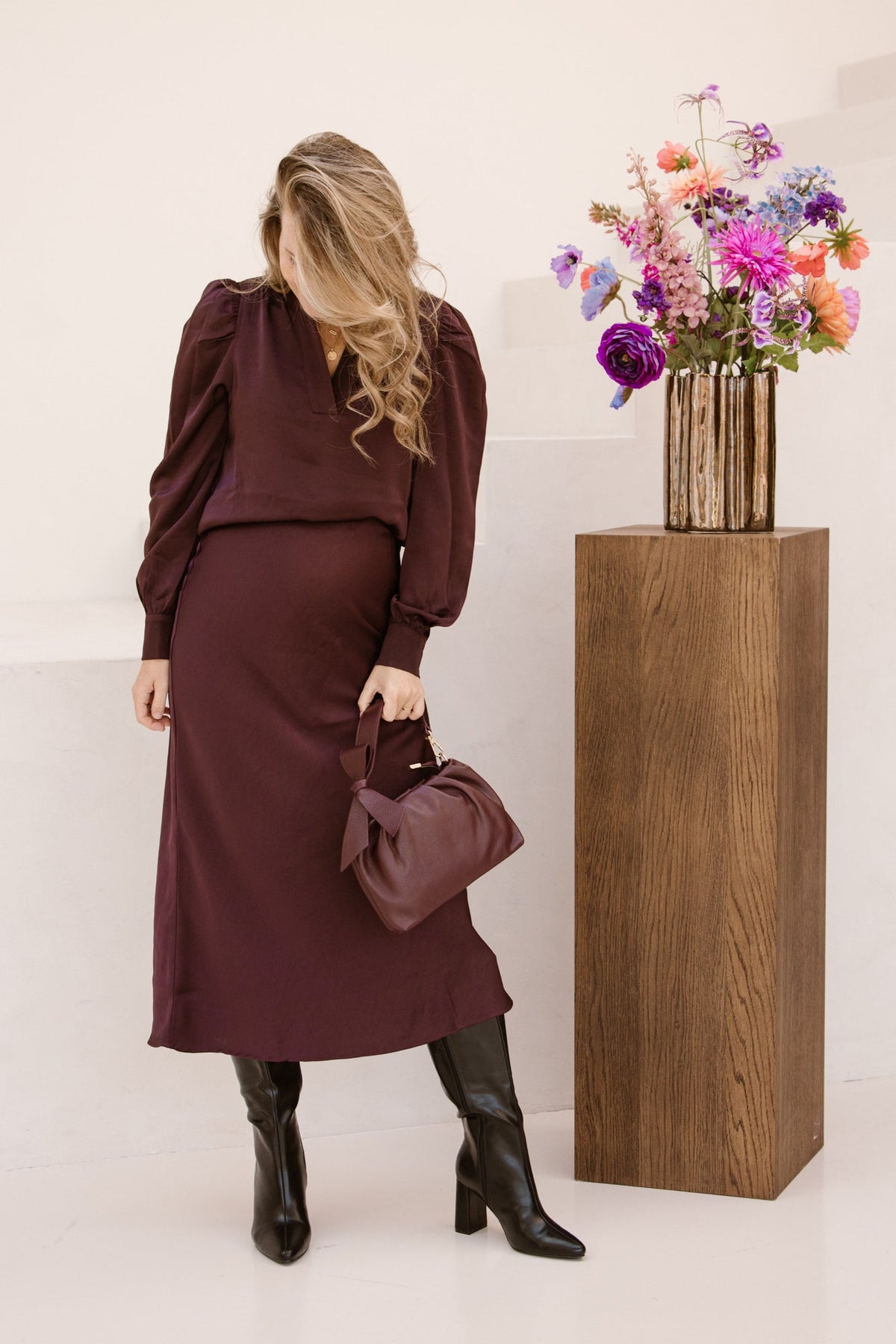 Vicky heavy sateen skirt burgundy - Bij Keesje - Neo Noir