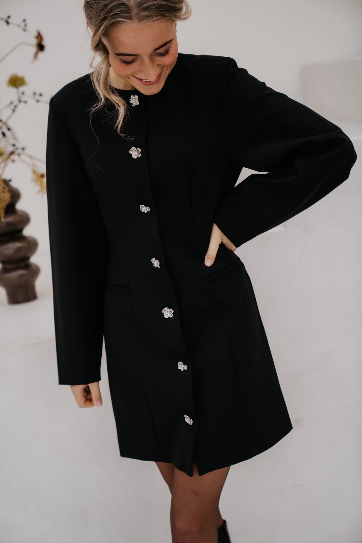 Yaslaulin Sculpted blazer dress black