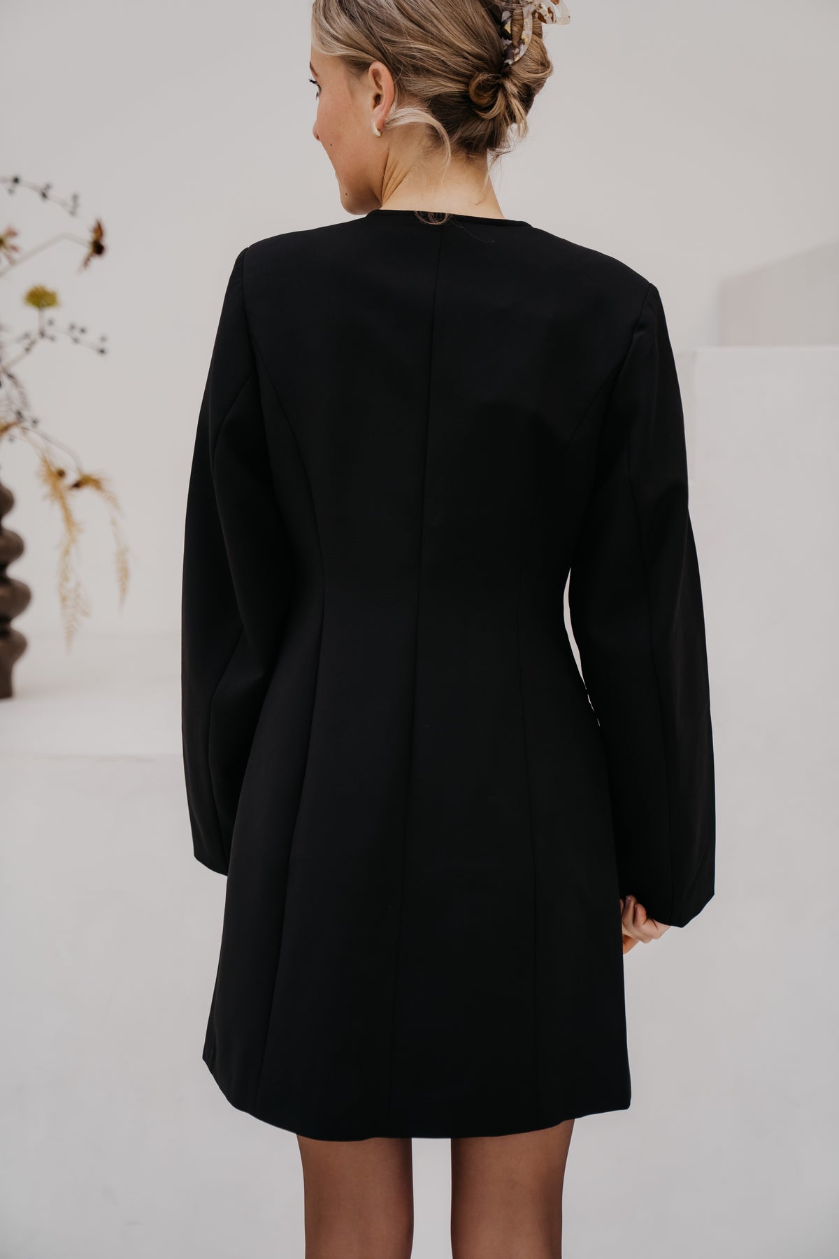 Yaslaulin Sculpted blazer dress black