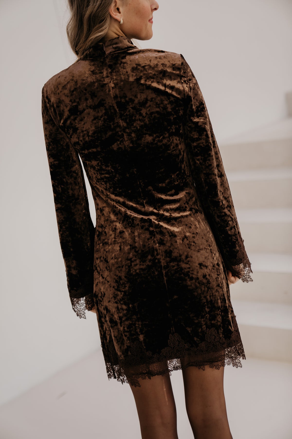 Yasvallia short lace dress Coffe Bean
