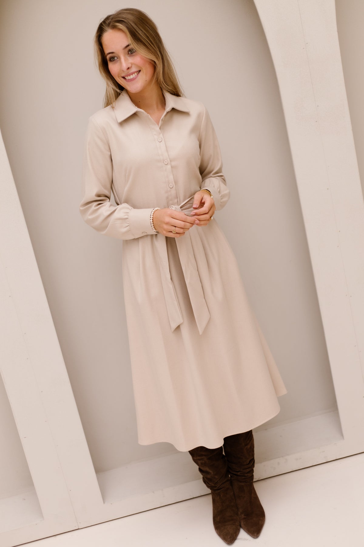 LoenaRC Tortora Beiges Kleid