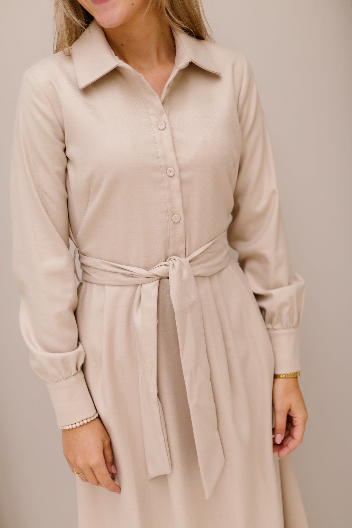 LoenaRC Tortora Beiges Kleid