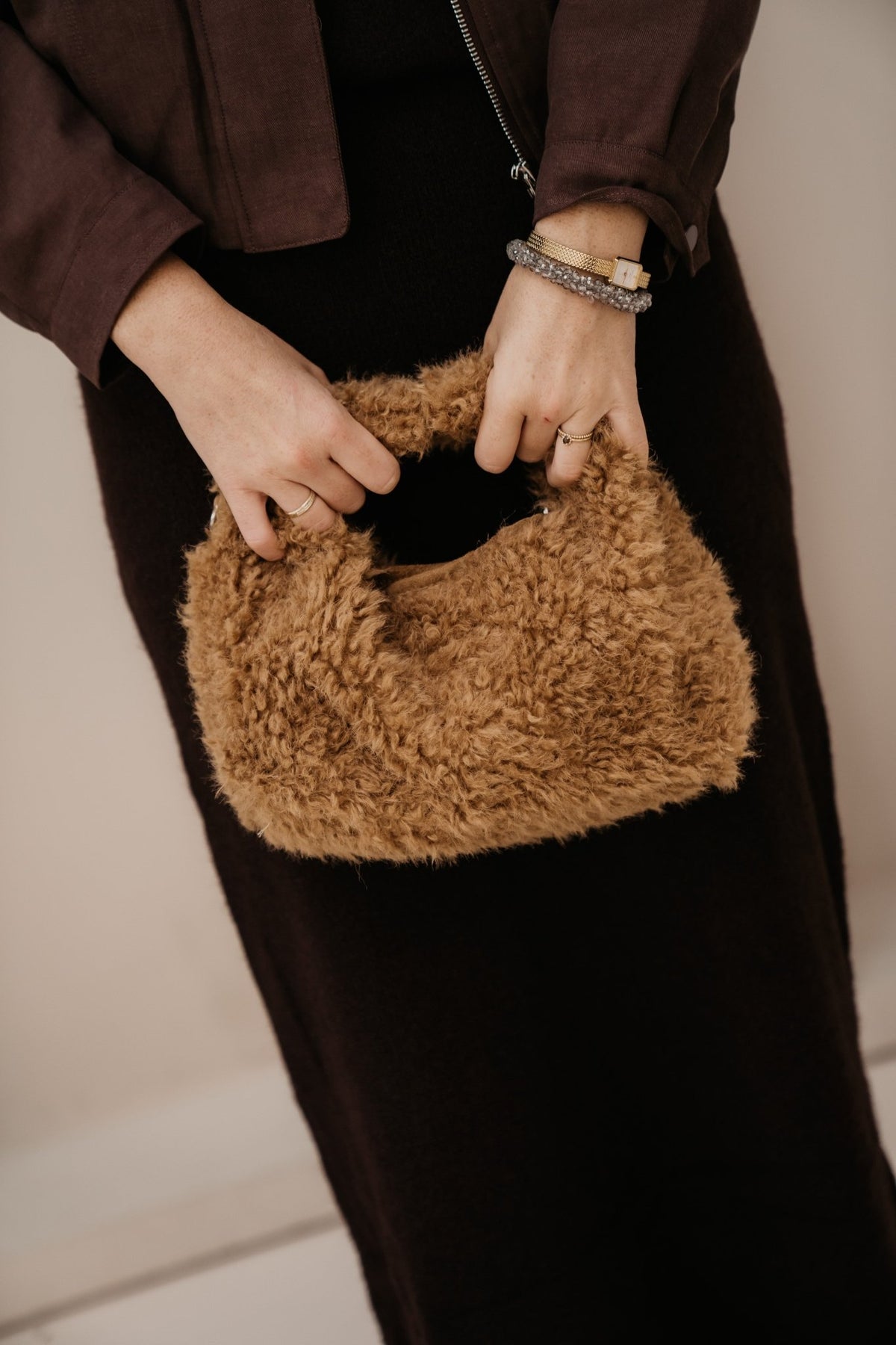 BOW19 Fabienne faux fur bag sand - Bij Keesje - BOW19 - Tas