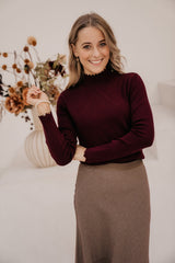 Emmelie mock neck top wine