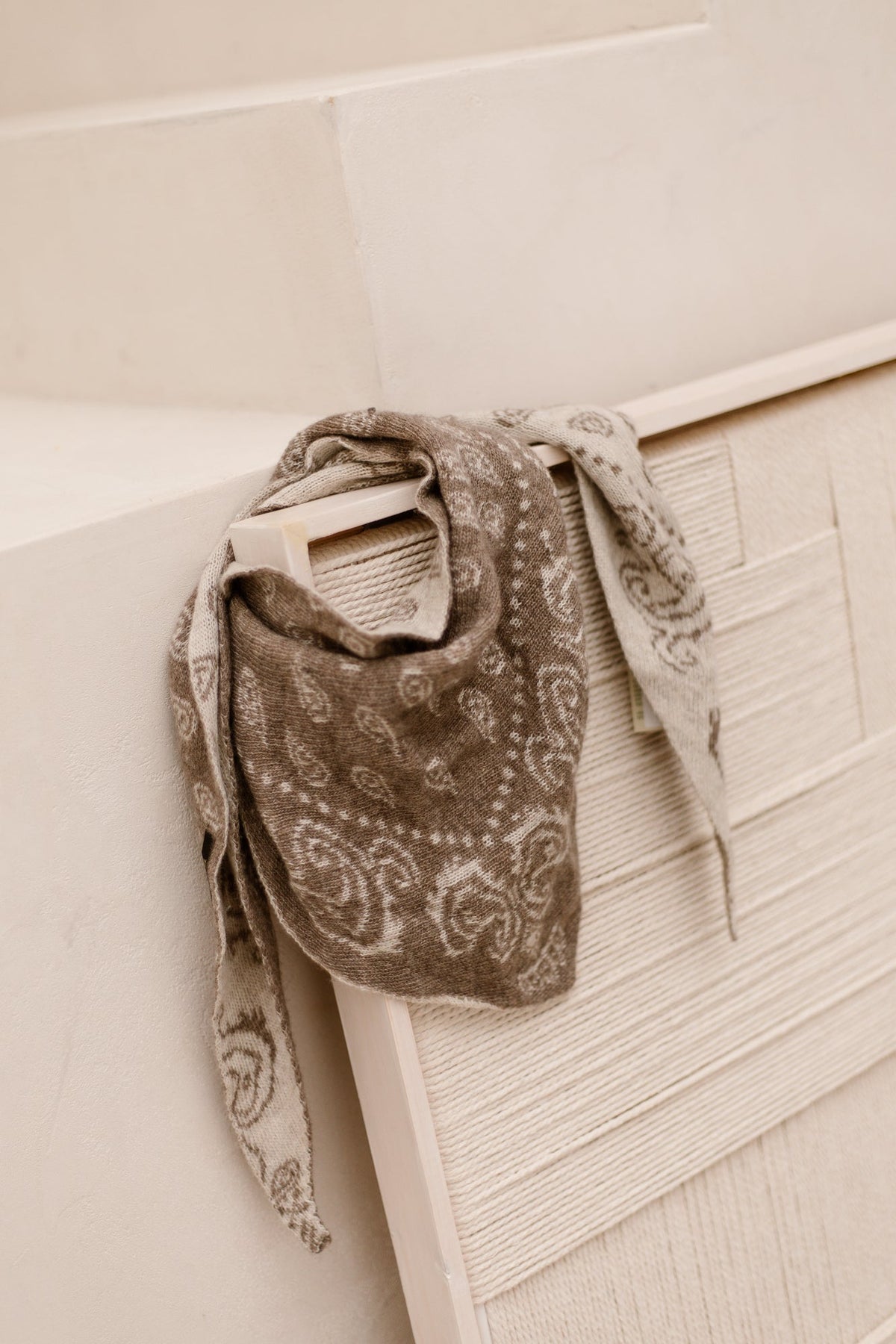 Hollis sjaal Dark Taupe/Cream - Bij Keesje - Bij Keesje - Sjaal