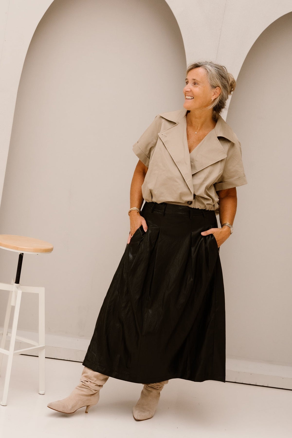 Lisha trench vest taupe - Bij Keesje - Neo Noir - vest