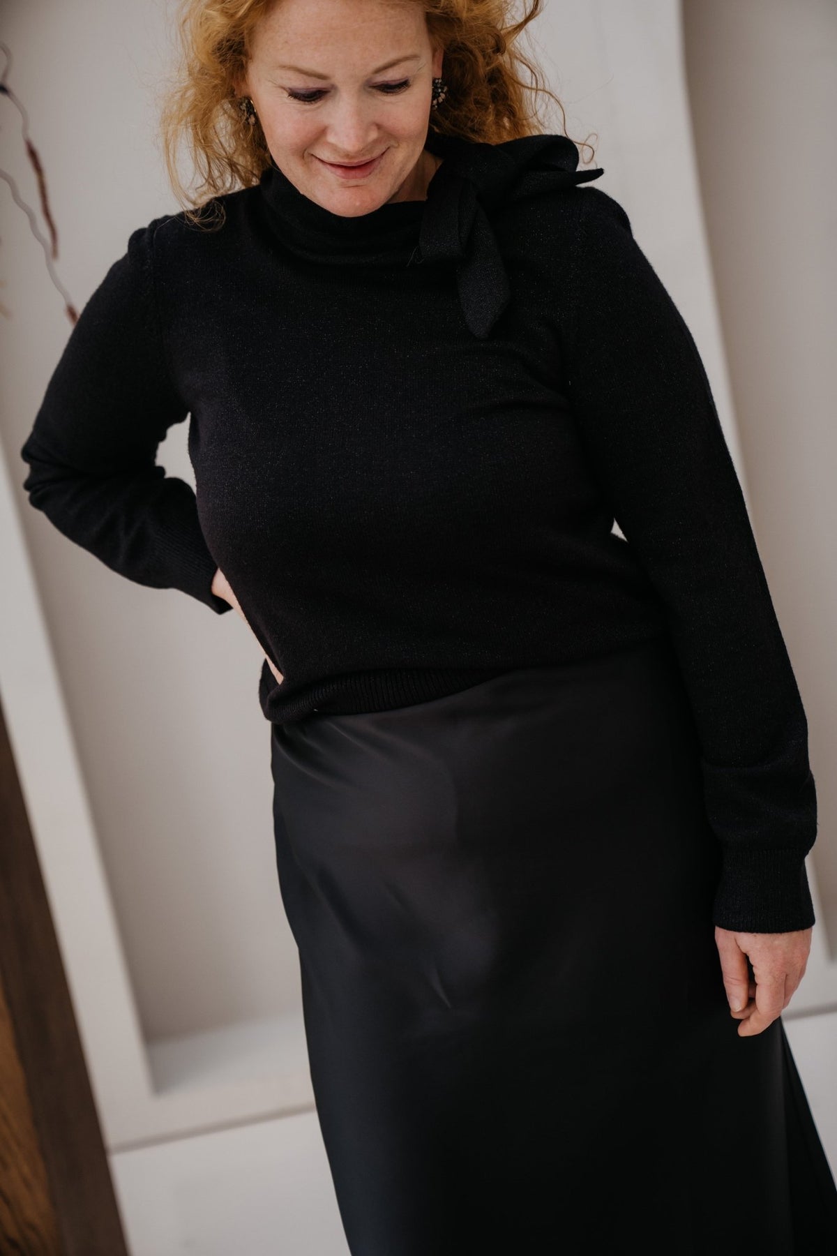 Objthess Bow Glam knit pullover black glitter - Bij Keesje - Object - Trui