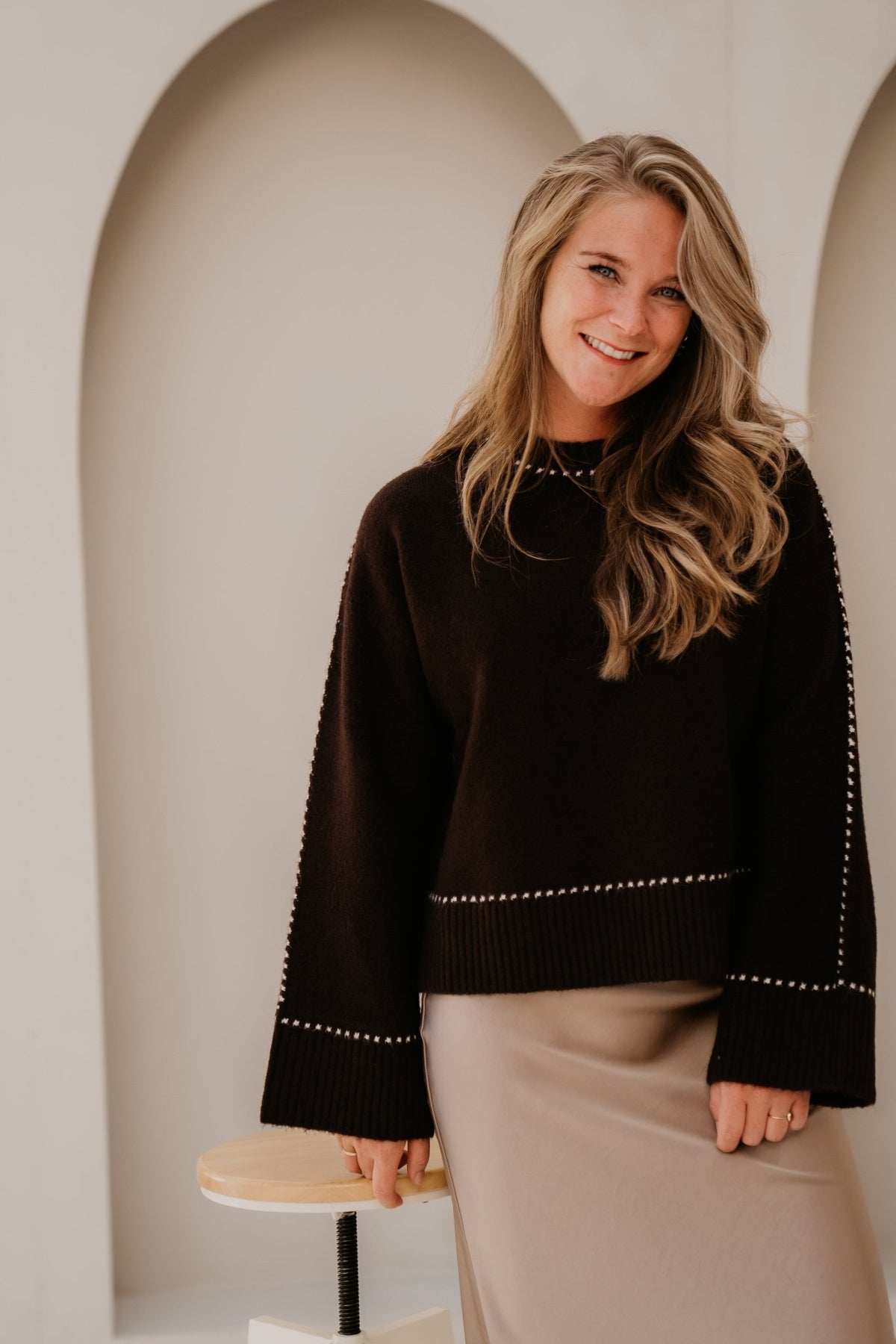 Roeme knit stitch blouse dark brown - Bij Keesje - Neo Noir - Trui