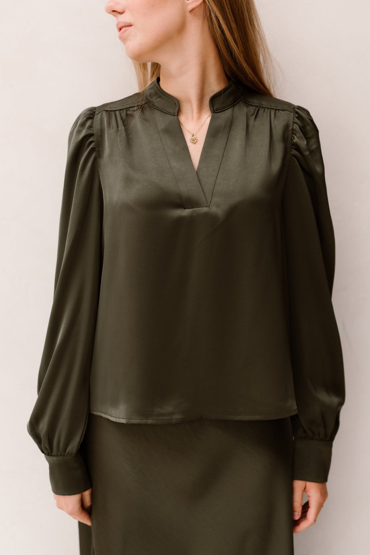 Rosslyn Heavy Sateen Blouse Deep Green - Bij Keesje - Neo Noir - Blouse