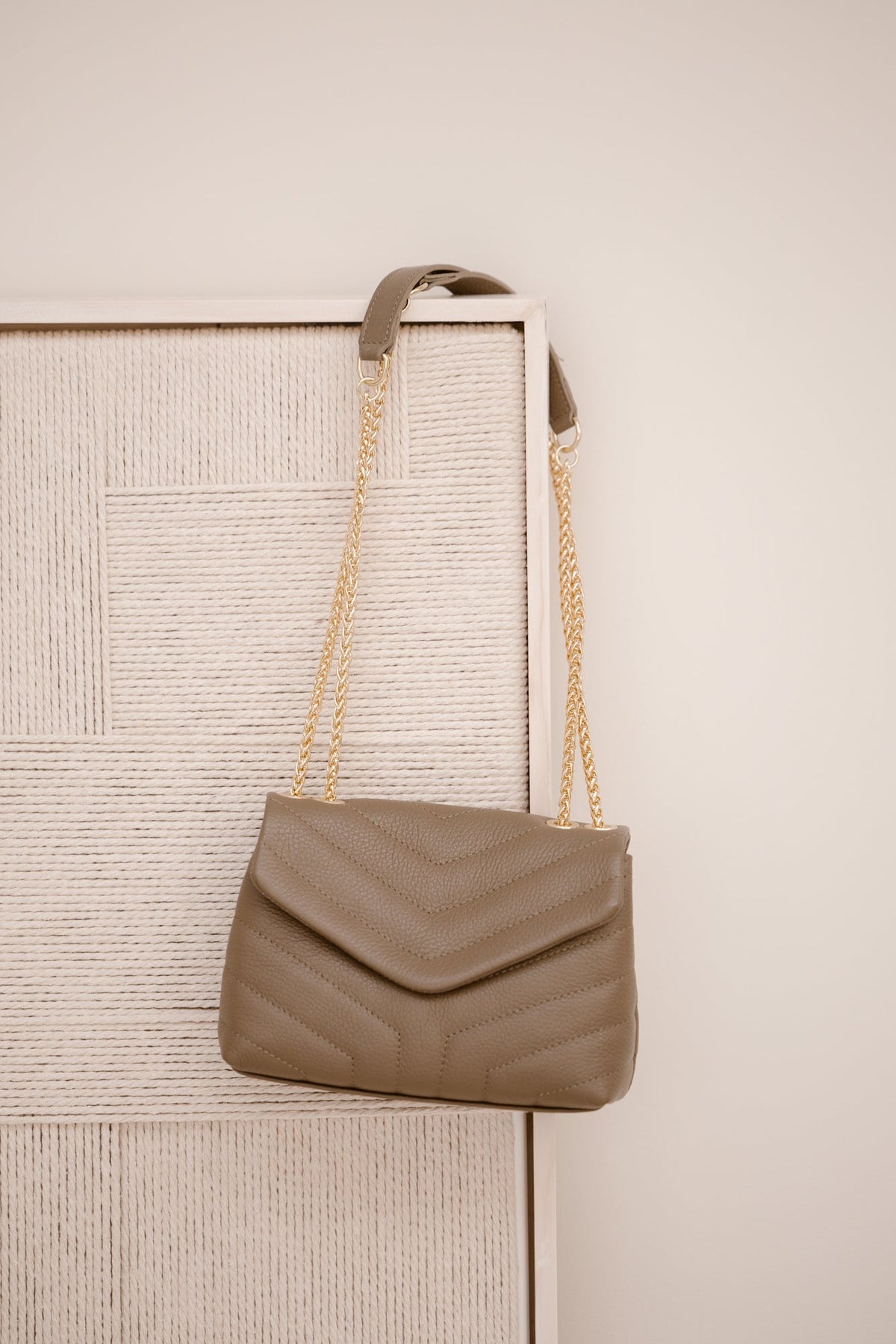 Tas Klaver leer dark taupe - Bij Keesje - Bij Keesje