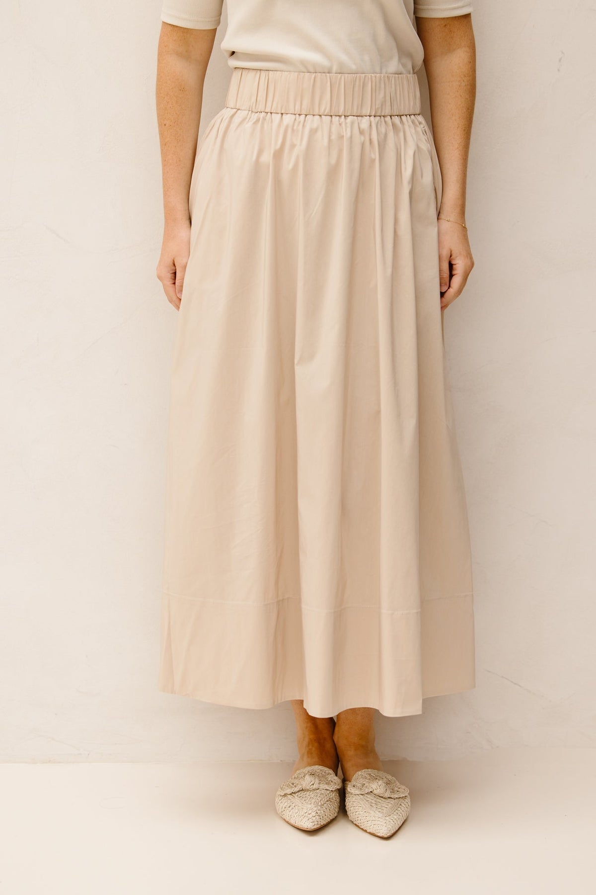 Yara long poplin skirt dark sand - Bij Keesje - Neo Noir
